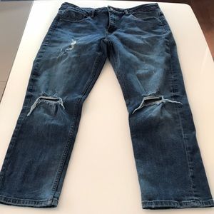Zara distressed cropped jeans!